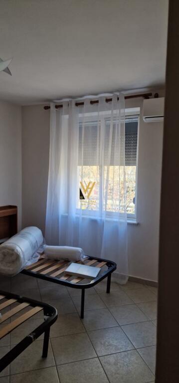 JEPET APARTAMENT 2+1 ME QERA TE 21 DHJETORI 65.000 LEKE