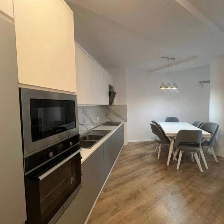 Shitet..!!  📍 Kodra e Diellit 2 (Objekti Flutura)  🏠 Apartament 1+1  