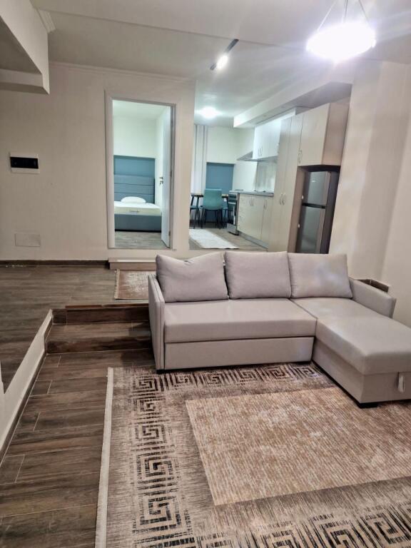 📣 QERA Apartament 2+1 📍 Stacioni i Trenit, Prane Karburant ESP Oil ✨