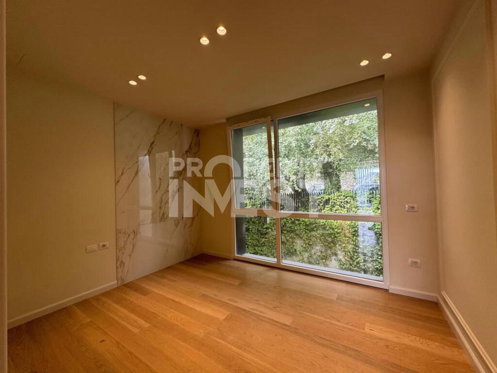 Shitet Apartament 3+1+2📍Pallati Brigadave