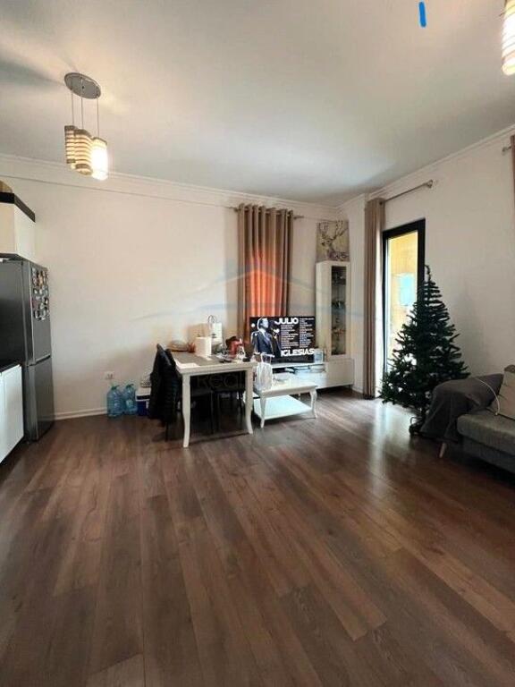 Apartment 2+1+2 for sale, 21 Dhjetori, Tirane