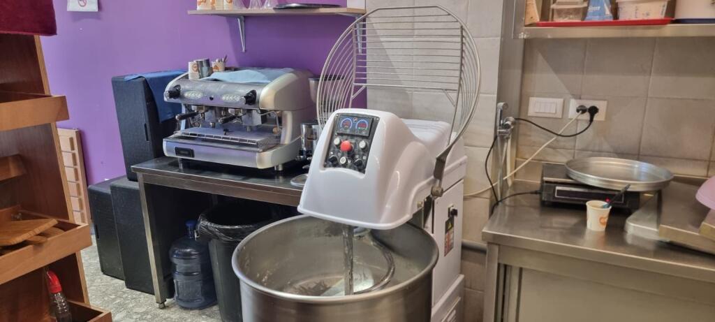 Affittasi forno per pane con Misto Mame