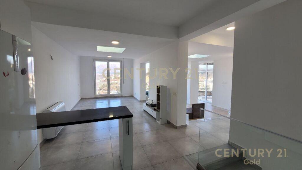 VILLA WITH POOL FOR RENT IN KODRA E DIELLIT 2!