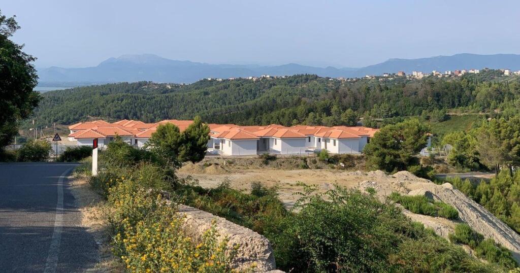 Vendesi 6000 m2 di terreno vicino al Golfo di Lalezit, Durazzo