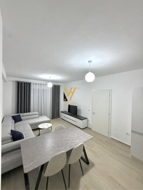 JEPET APARTAMENT 2+1+2+BLK ME QERA TE UNAZA E RE 700 EURO
