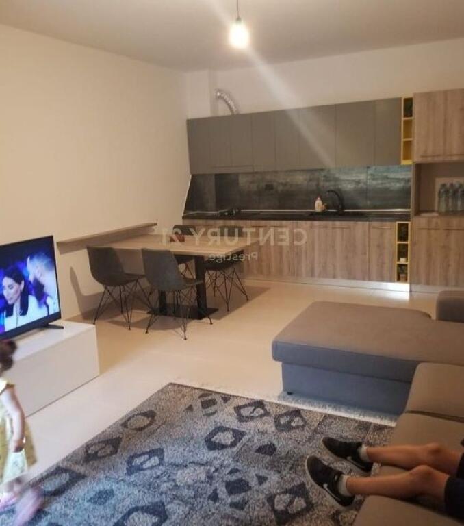 SHITET APARTAMENT 1+1 TEK "KOMPLEKSI FARI", LIQENI I THATE!