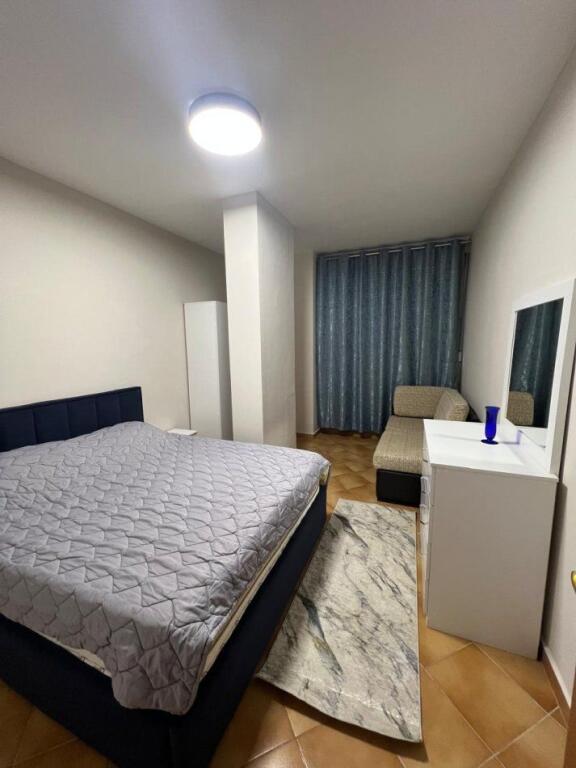 Jepet me Qera Apartament 1+1 ne Rrugen e Kosovarve