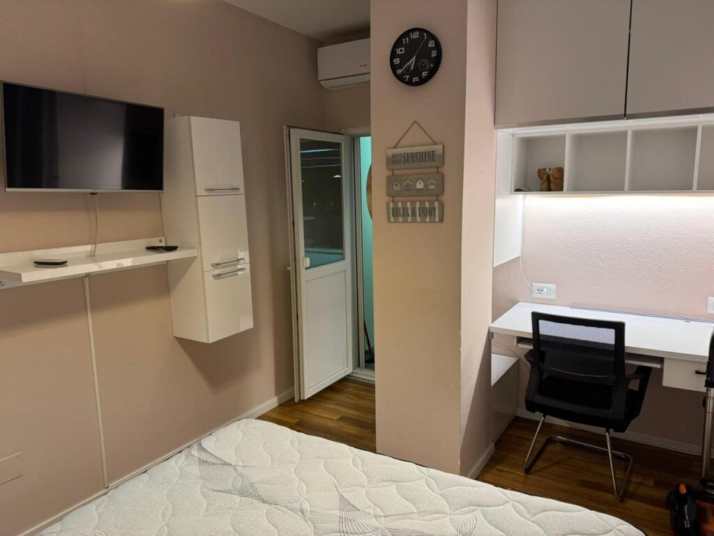 🏡 Appartamento 2+1 in affitto 📍 Posizione: Alla stazione ferroviaria💰 Prezzo: 75000 Lekë