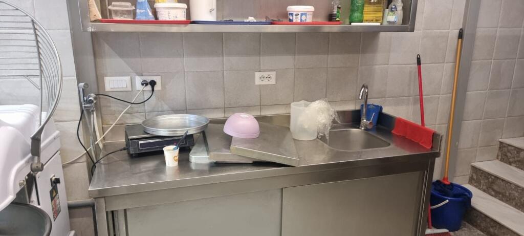 Affittasi forno per pane con Misto Mame