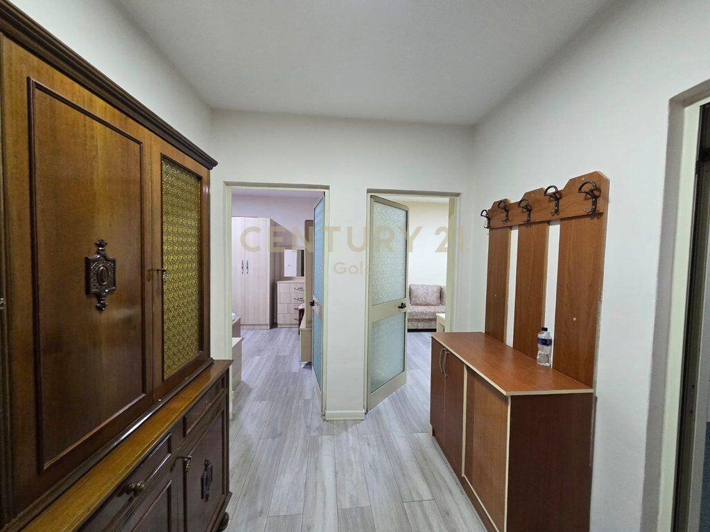 MYSLYM SHYRI, APARTAMENT 1+1 PER SHITJE