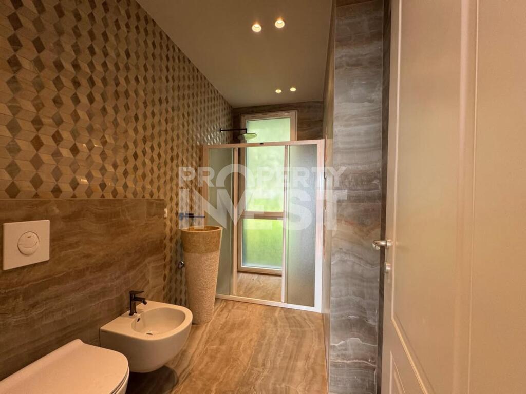 Shitet Apartament 3+1+2📍Pallati Brigadave