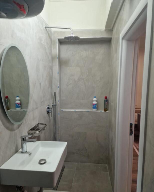 APARTAMENT ME QERA 2+1 SATCIONI TRENIT 70.000 LEKE