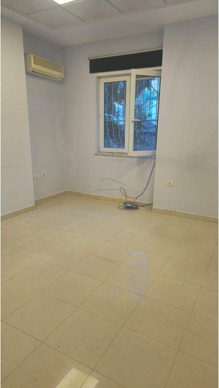Business unit, for sale in Center, Tirana
