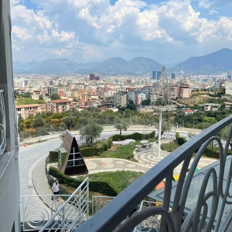 Shitet..!!  📍 Kodra e Diellit 2 (Objekti Flutura)  🏠 Apartament 1+1  