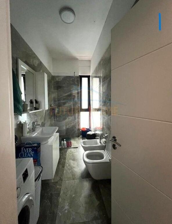 Apartment 2+1+2 for sale, 21 Dhjetori, Tirane