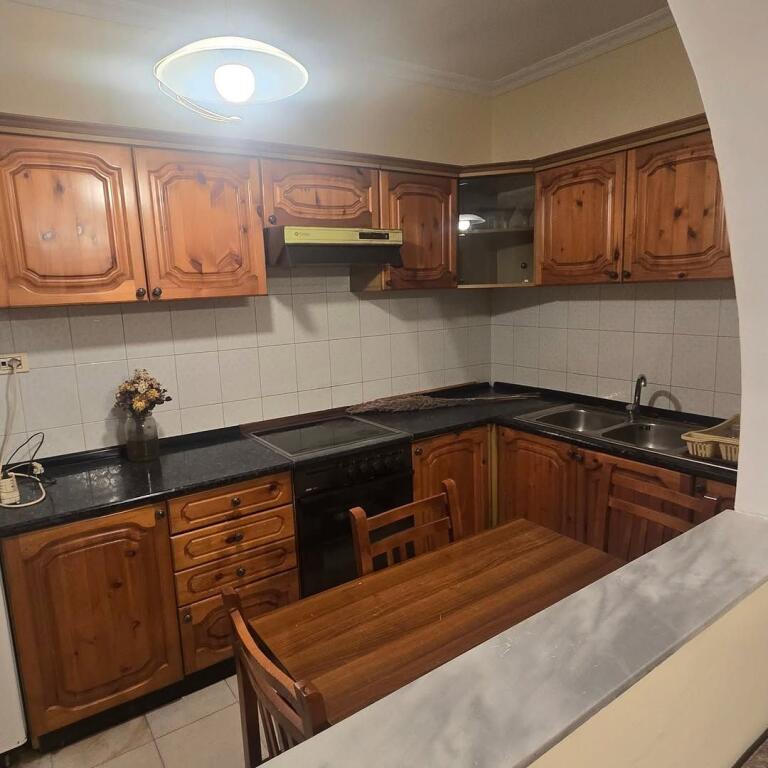In Affitto..!! Occasione per la Zona..!!  📍 Via Myslym Shyri (Vicino Albtelecom)  🏠 Appartamento 2+1