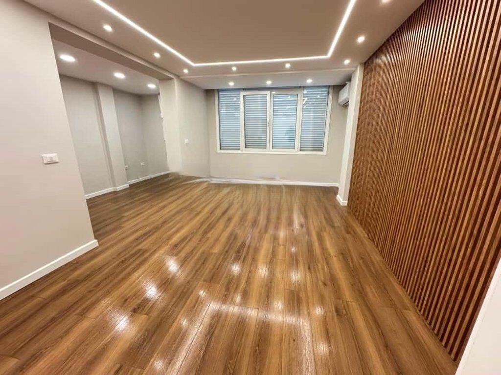 Office for rent in Bllok 1,300 € /Month