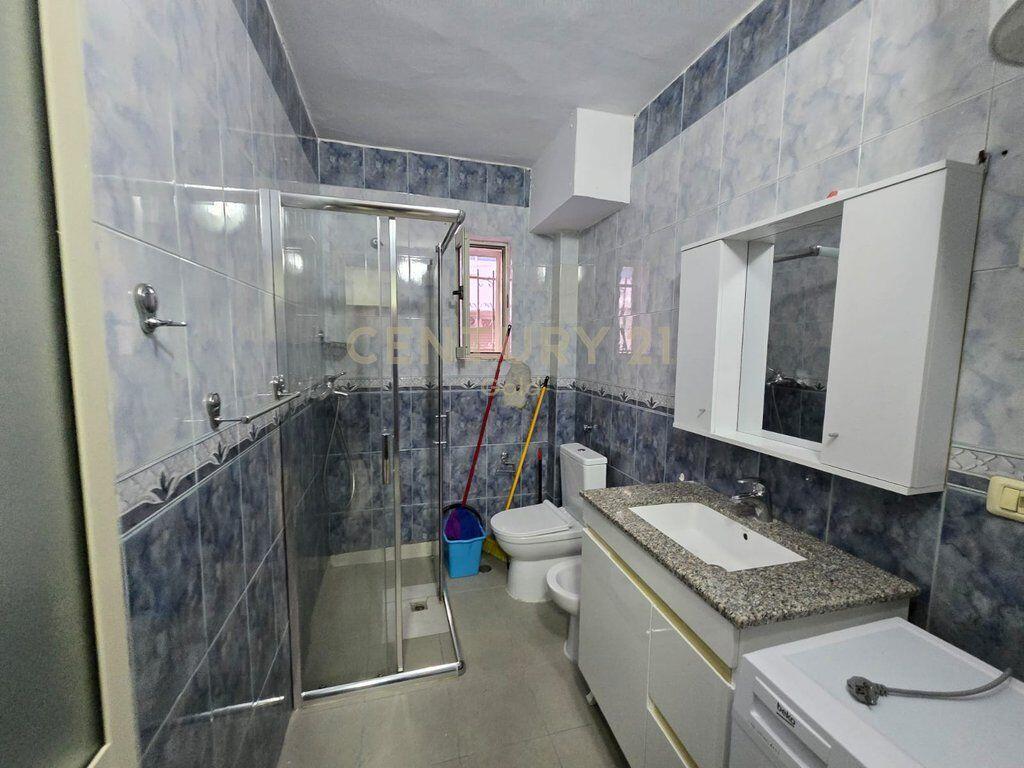 MYSLYM SHYRI, APARTAMENT 1+1 PER SHITJE