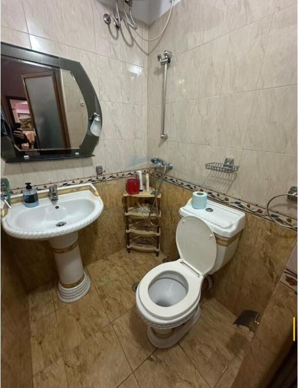 SHITET APARTAMENT 2+1 RRUGA KONGRESI I MANASTIRIT