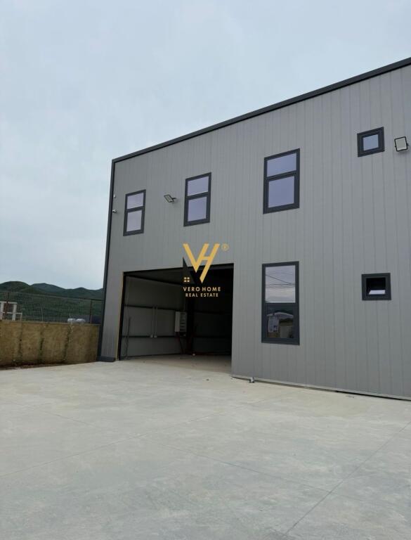 WAREHOUSE FOR RENT 4,900 M2 IN VAQARR 400,000 LEKE