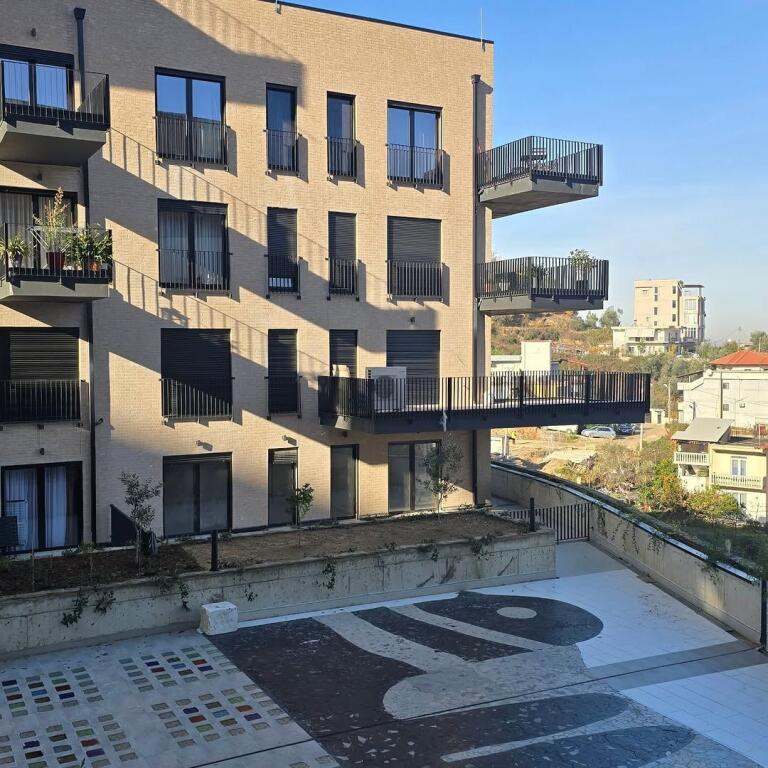 Shitet..!! Okazion..!!  📍 Kodra e Diellit 2 (Projekti Perëndimor)  🏠 Apartament 1+1  