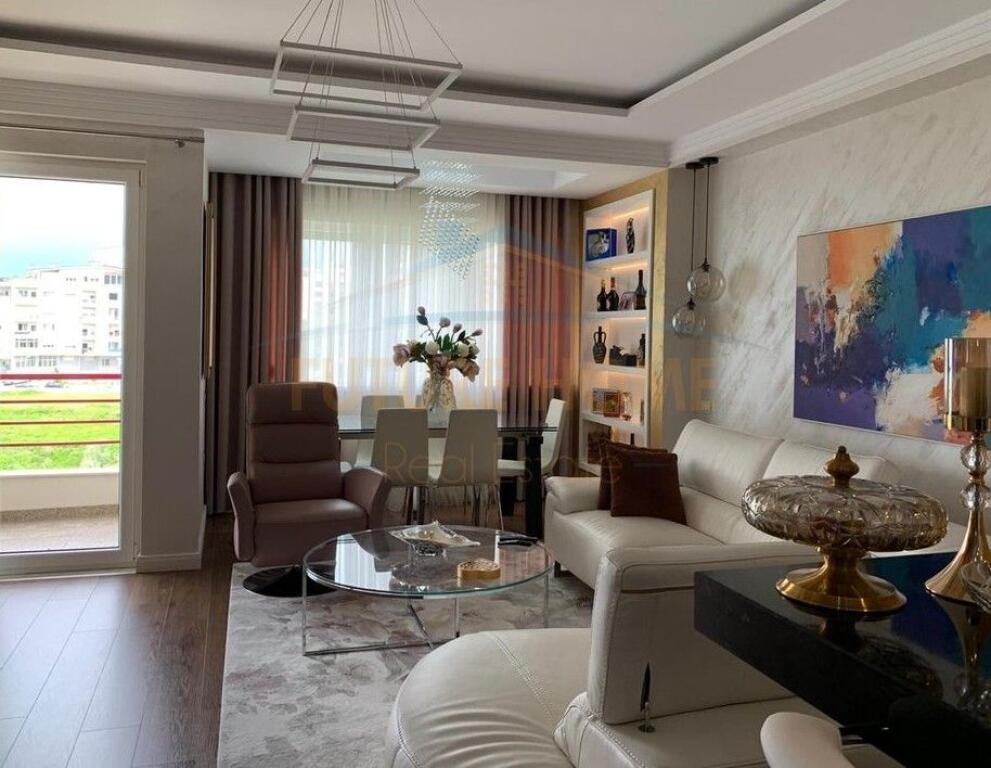 Qira,Apartament 2+1+ Post parkimi,Liqeni i Thate.