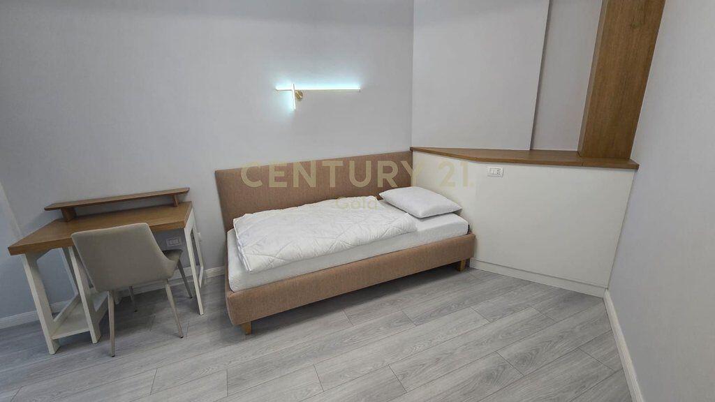 Appartamento 2+1 con posto auto in affitto, vicino ai 9 piani, Tirana.