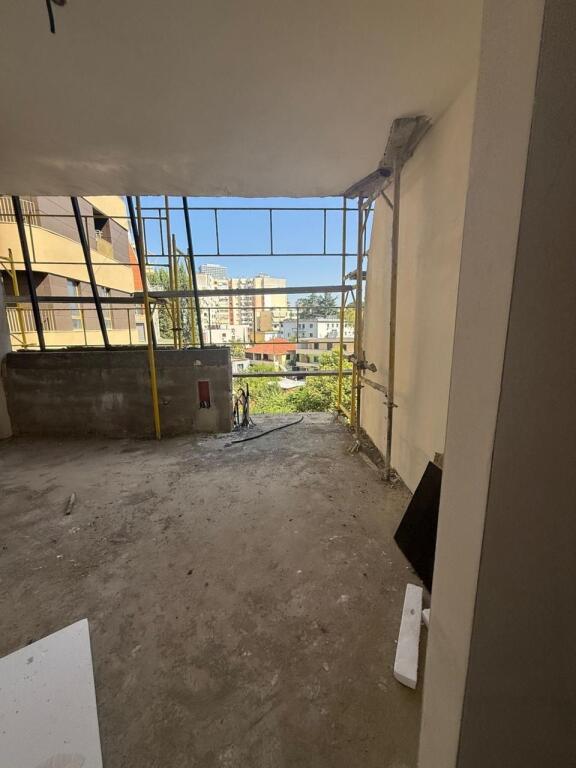 🏙️ VENDIAMO APPARTAMENTO 2+1+2 – ZONA ELITARIA 📍 Vicino ad Air Albania