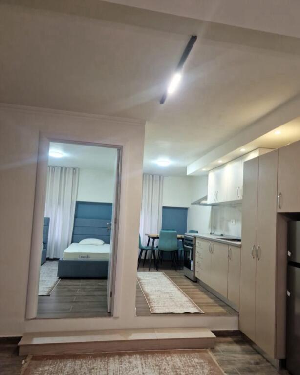 APARTAMENT ME QERA 2+1 SATCIONI TRENIT 70.000 LEKE