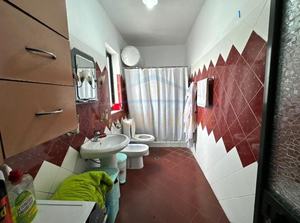 Apartament 2+1+2 per Shitje, Porcelan, Tirane