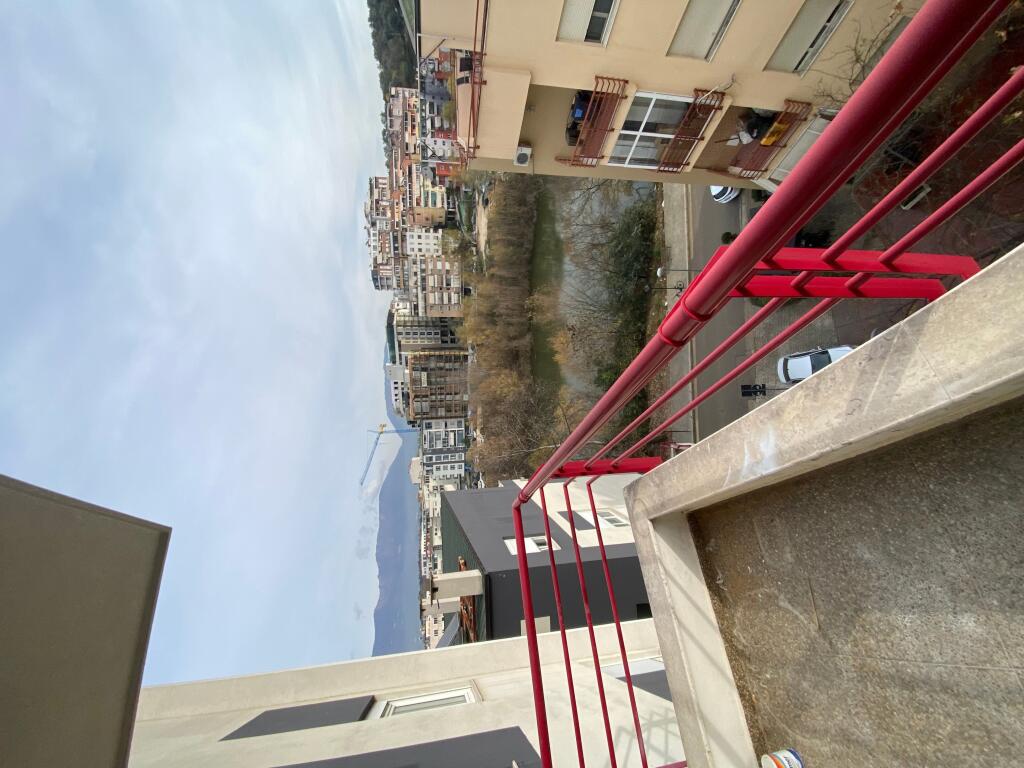 2+1, arredato al lago secco, fronte strada prezzo 750 euro