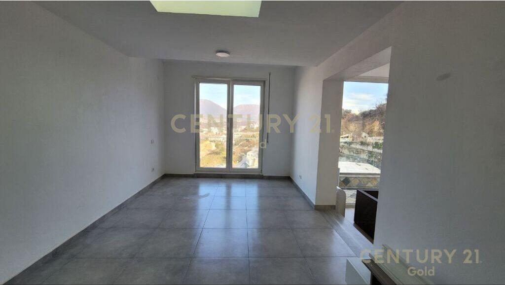 VILLA WITH POOL FOR RENT IN KODRA E DIELLIT 2!
