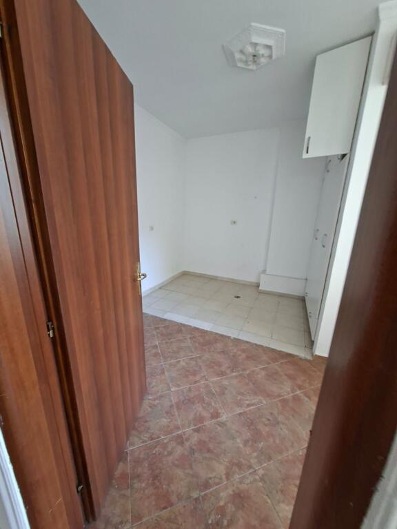 OFFICE FOR RENT 142 M2 NEAR THE COURT (FORMER EXHIBITION) 1000 EURO