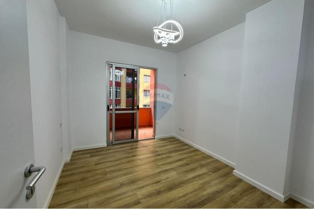 SHITET APARTAMENT 2+1, ASTIR