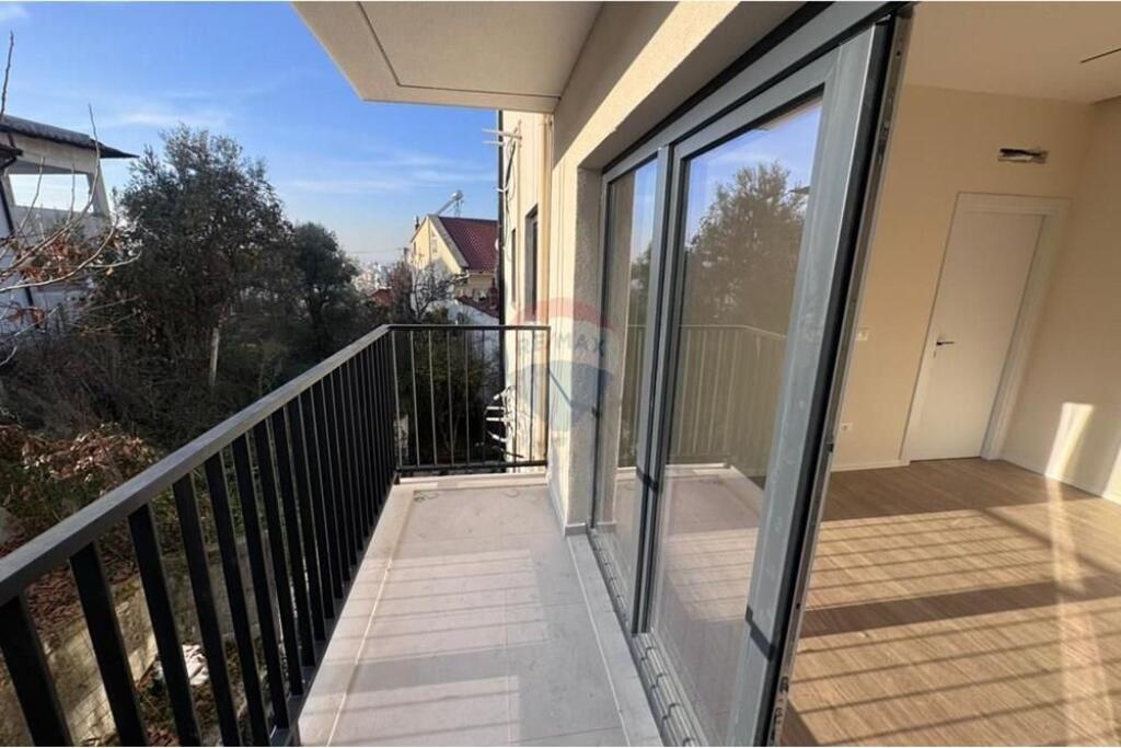 ALI DEMI, PRANE DEPOVE TE UJIT, SHESIM APARTAMENT