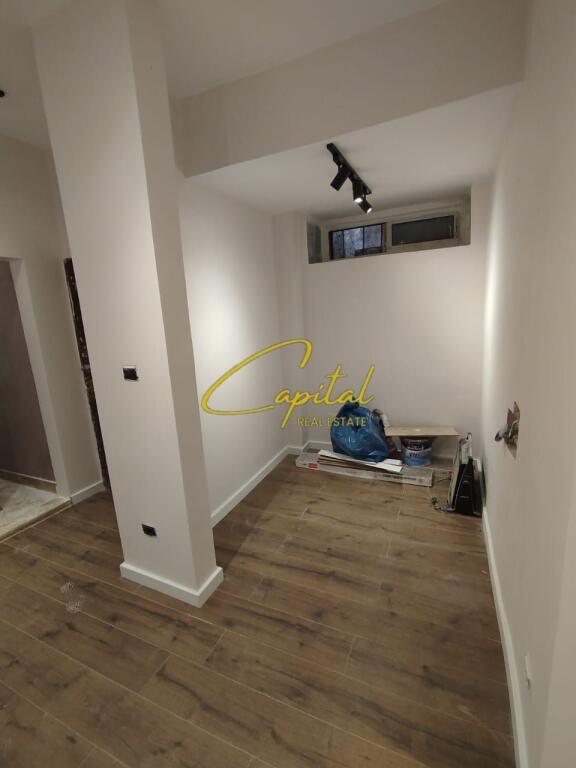SHOP FOR RENT 30 M2 MYSLYM SHYRI 1,300 EURO