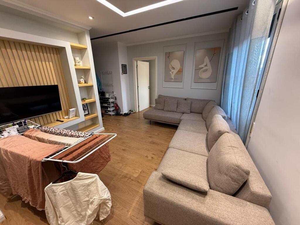 Apartament me qera 1+1 Don Bosko, Artist