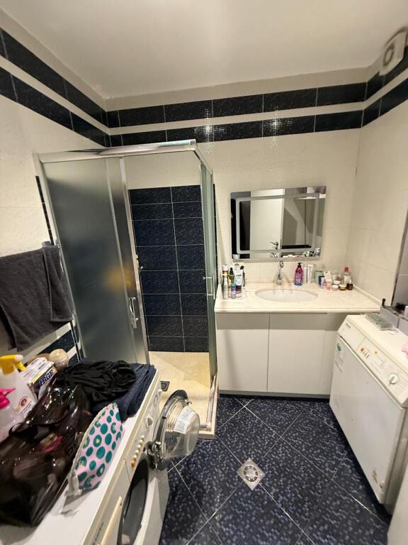 Apartament me qera 1+1 Don Bosko, Artist