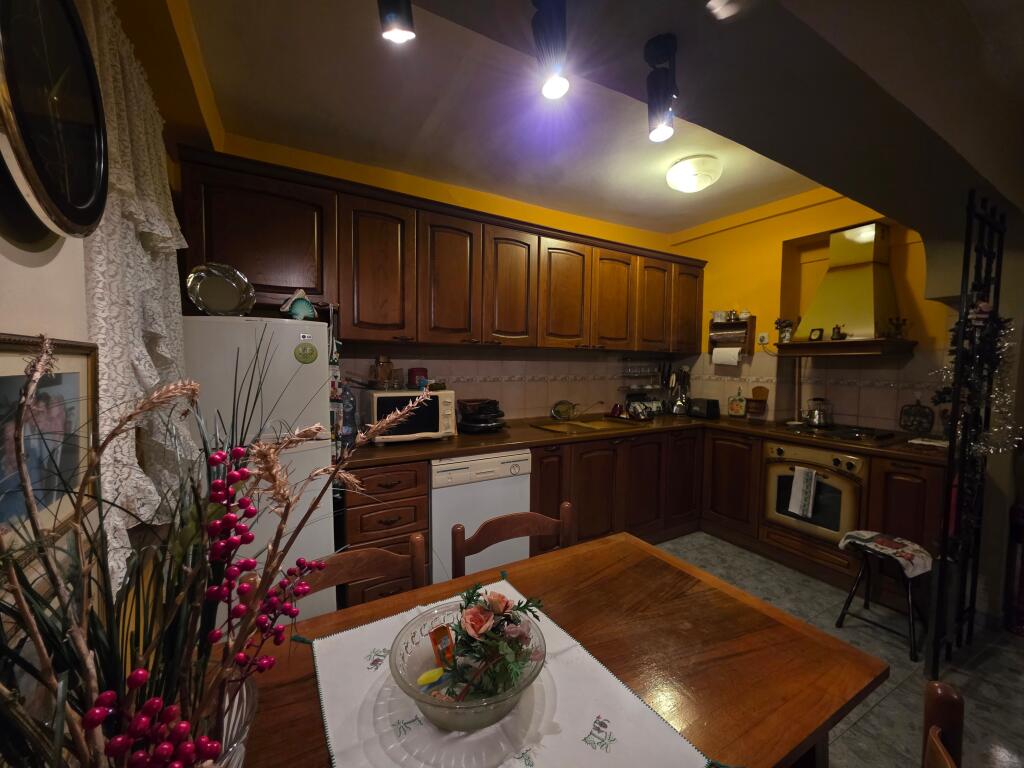 SHITET APARTAMENT 2+1 +STUDIO  NE QENDËR
