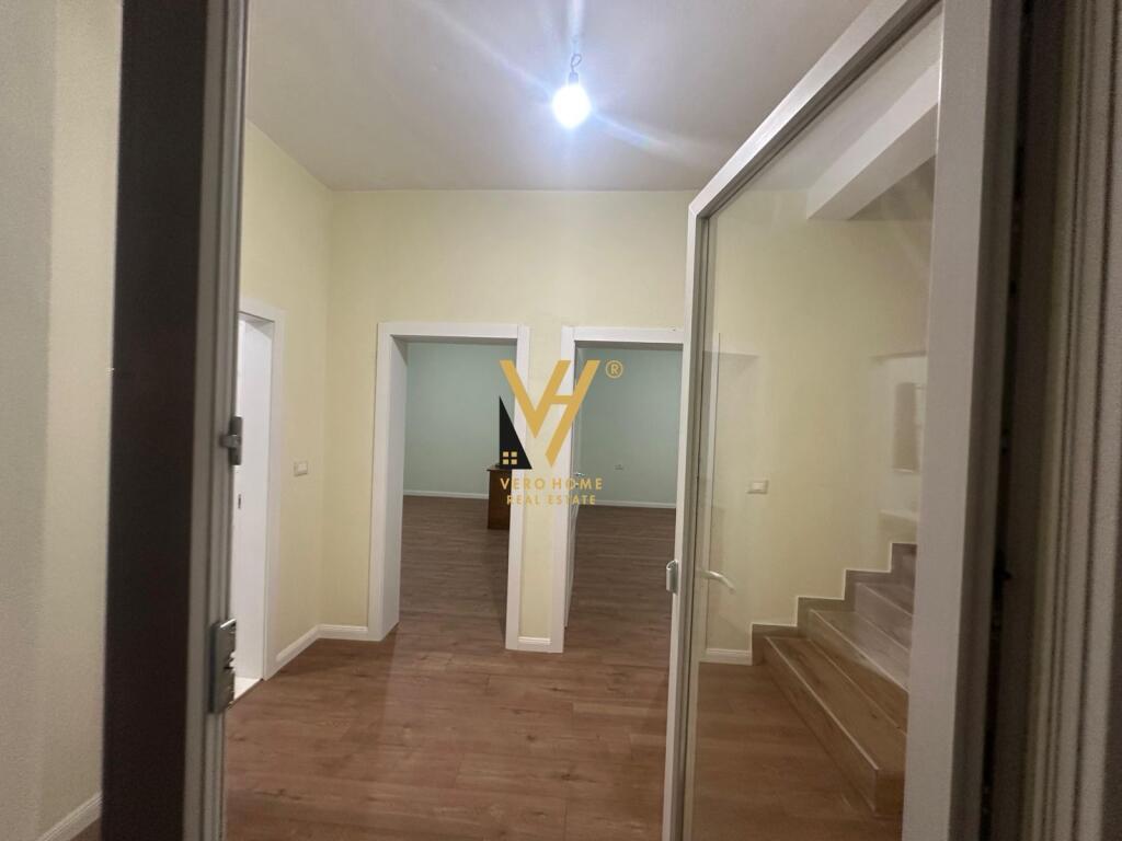 THREE-STORY VILLA FOR RENT IN KOMBINAT 110,000 LEKE