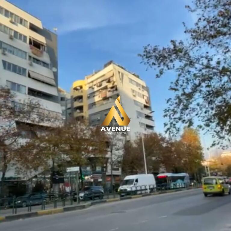 Locale Commerciale in Affitto – Via Kavaja