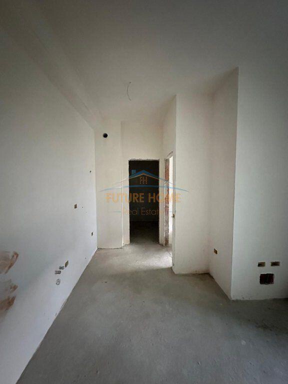 VENDESI APPARTAMENTO 1+1 COMPLESSO KADIU, ALI DEM