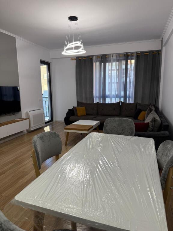 Apartment 1+1 for rent – Astir  Apartment 1+1 for rent, fully furnished with new furniture. The apartment is new, located on the 5th floor and has an area of 70 m².  📍 Address: Urban Gate Palace, opposite Jolla Complex, Astir 💰 Price: 45,000 lek / month