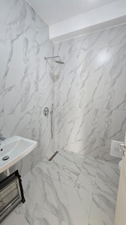 Qera, Apartament 2+1+2 Kompleksi Kaimi,Ali Demi, Tirana.
