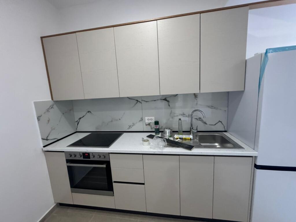 Jepet me qera apartament prane rruges Hamdi Pepo!
