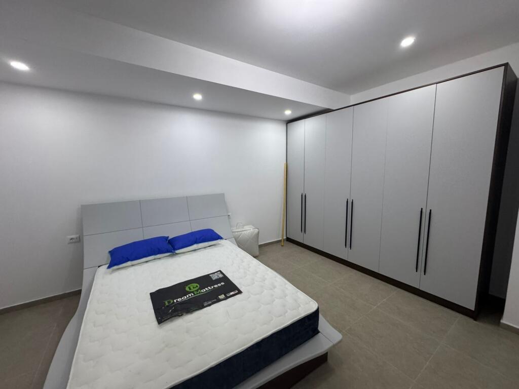 Jepet me qera apartament prane rruges Hamdi Pepo!
