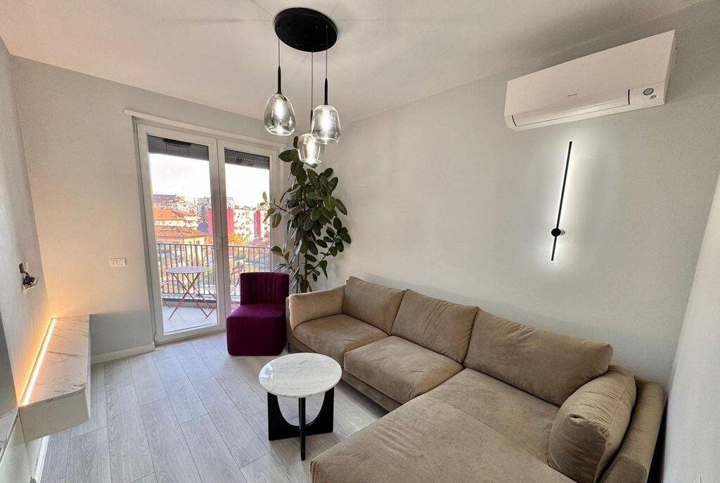 JEPET ME QIRA APARTAMENT 2+1 + POST PARKIMI  – TEK RRUGA E DIBRËS!