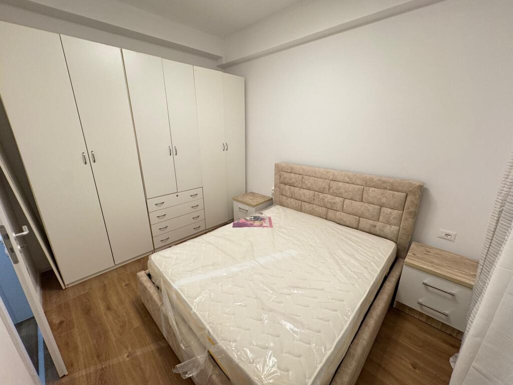Appartamento 1+1 in affitto  Indirizzo: Ali Demi Kompleksi Kadiu  Piano 1  Arredato  Prezzo 450 mila lek