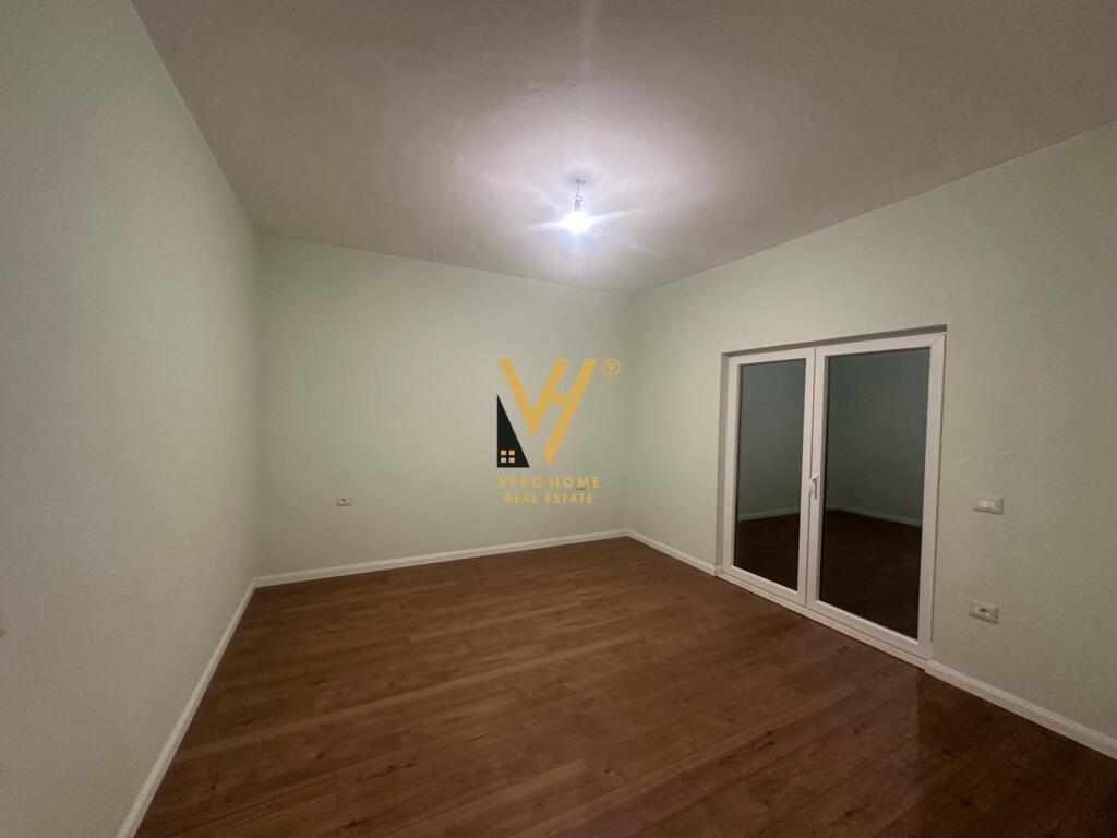 THREE-STORY VILLA FOR RENT IN KOMBINAT 110,000 LEKE