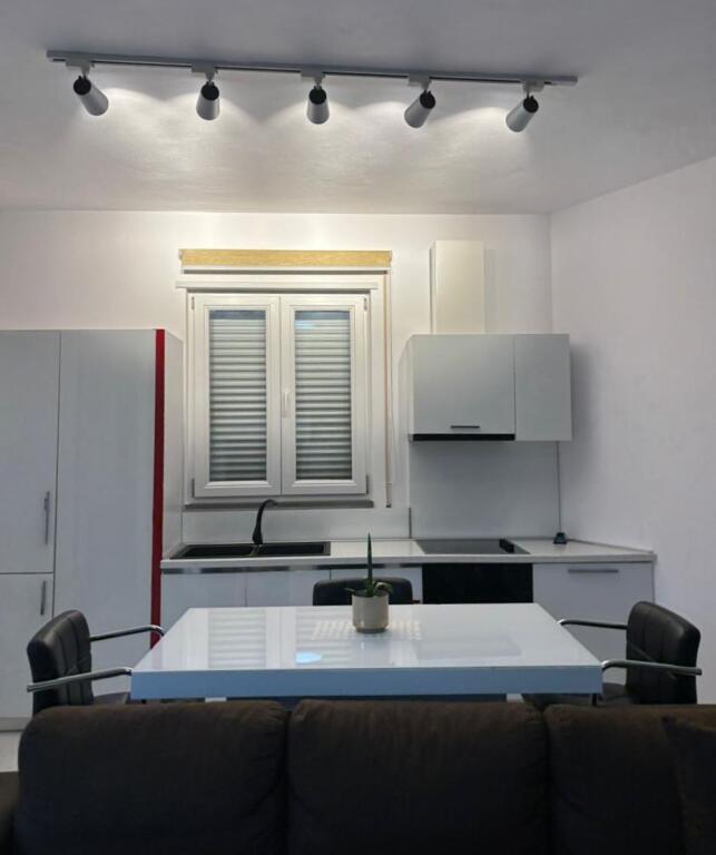 APARTMENT FOR RENT 1+1 + PARKING SPACE –NEAR THE ZOOLOGICAL &amp; BOTANICAL GARDEN!